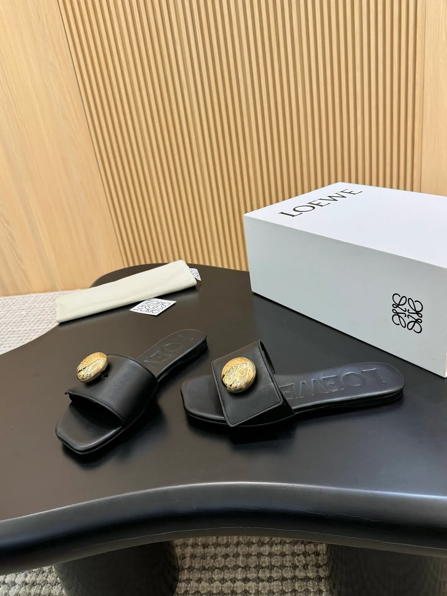 👟👟Ex-factory price 340👟👟 Clamshell box + 10 LOEWE 25th spring and summer new styles, seven colors to choose from. Code number 35-43, genuine leather base plus 40